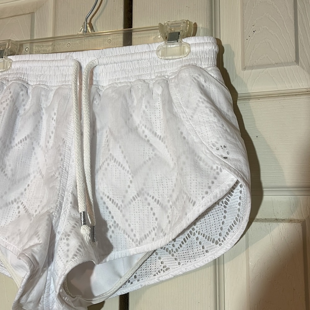 Free People FP Movement White Athletic Shorts Drawstring Waistband Small Y2K? - Picture 4 of 16